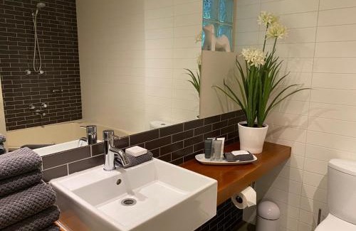 Lorne Apartment | Paris Lorne