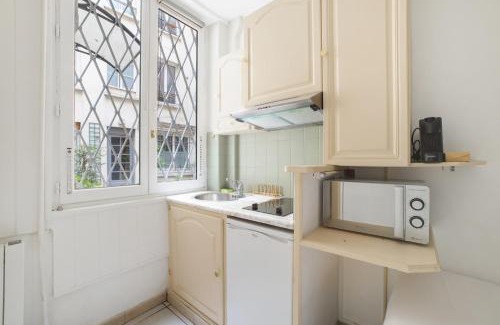 Saint-Gervais Apartment | Paris Marais Ste Catherine
