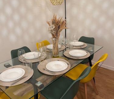 Montrouge Apartment | PARIS-MONTROUGE Magnifique appartement 3 pièces de 75m2 avec PARKING - très cosy pour 1 - 8 personnes refait à NEUF -ENTIRE APARTMENT LUXURIOUS AND WARM -Montrouge Paris 14ème - Proche Aéroport Orly Parc Expositions Porte de Versailles FREE WIFI GRATUIT