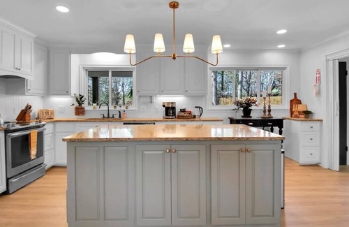 Greenville - Spartanburg House | Paris Mountain Getaway - Stephane · Cozy Retreat near Paris Mtn State Park Slee
