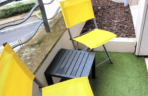 Issy-les-Moulineaux Apartment | Paris Porte de Versailles Cosy Lodge 1 Appart hôtel parking, wifi 4 pers