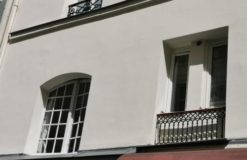 Chatillon Apartment | Paris tour eiffel invalide