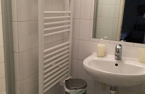 15th Arrondissement Apartment | Paris XV large Vaugirard metro studio near the Parc des Expositions