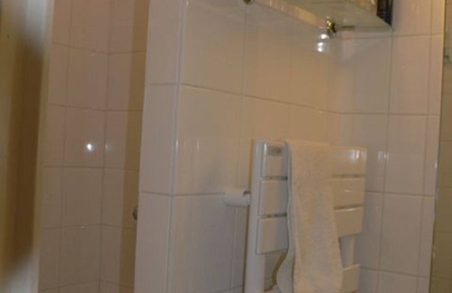 15th Arrondissement Apartment | Paris XV large Vaugirard metro studio near the Parc des Expositions