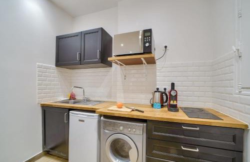 8th Arrondissement Apartment | ParisConciergerie - Studio Champs Elysees