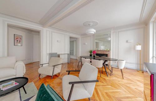 16th Arrondissement Apartment | Parisian Elegance 2 Bedr in the 16th