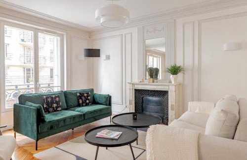 16th Arrondissement Apartment | Parisian Elegance 2 Bedr in the 16th