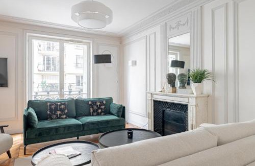 16th Arrondissement Apartment | Parisian Elegance 2 Bedr in the 16th