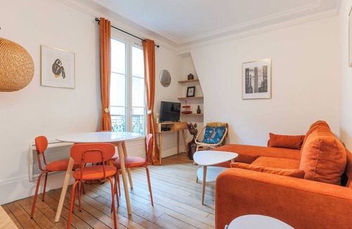 Epinettes Apartment | Parisian getaway in the City of Light!