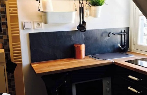 Quartier de la Goutte-d'Or Apartment | Parisian studio, ideal location, Sacré Coeur view