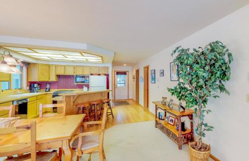 Big Sky Meadow Village Apartment | Park 282