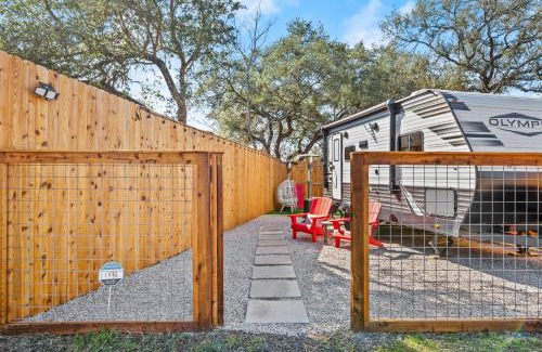 Austin House | Park access! Bars & Restaurants close-by! Outdoor heater