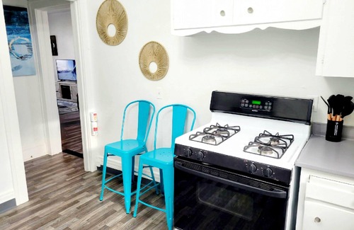 East Avenue Apartment | Park Ave - Cozy & Spacious 1 bedroom Apt. w/Free Parking