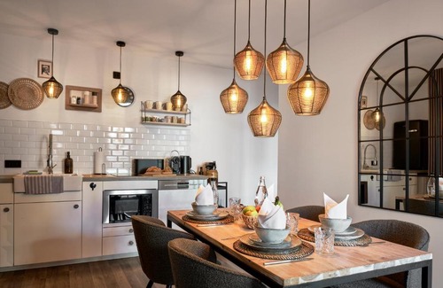 Altstadt-Nord Apartment | Park Avenue - Design Apartment Friesenstraße - 4 Pers - WLAN - Netflix - 65 Zoll TV