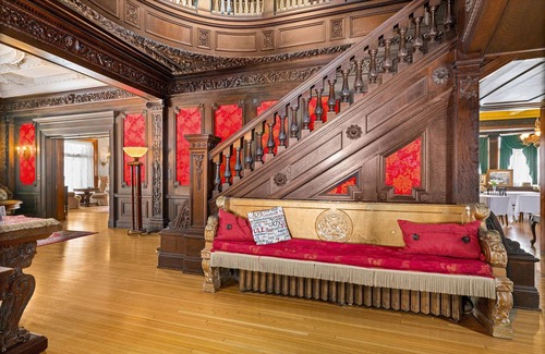 Congdon Park House | Park Avenue Suite w/Jacuzzi & Fireplace