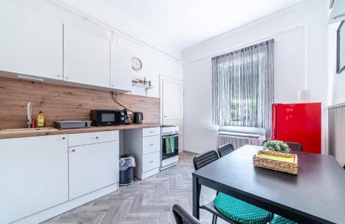Szeged Apartment | Park Central Apartman by Mital