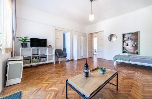 Szeged Apartment | Park Central Apartman by Mital