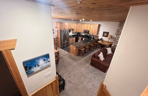 Park City House | Park City Timber Wolf Chalet - 5 min walk to Cabriolet & 1 min to town shuttle!