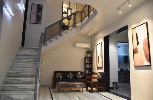 Shyam Nagar Villa | Park Facing Luxurious Villa