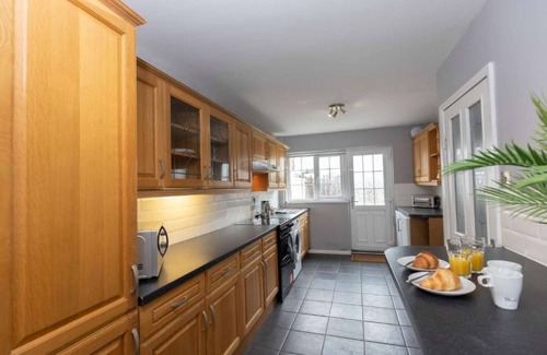 Billingham House | Park Green - Spacious 3 Bedroom House