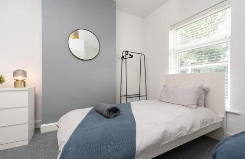 Crewe House | Park House - By Sigma Stays