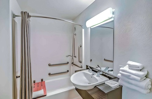 West Colorado Springs Hotel | Park Inn by Radisson, Colorado Springs