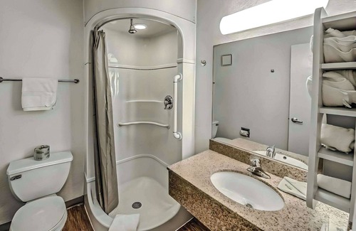 West Colorado Springs Hotel | Park Inn by Radisson, Colorado Springs