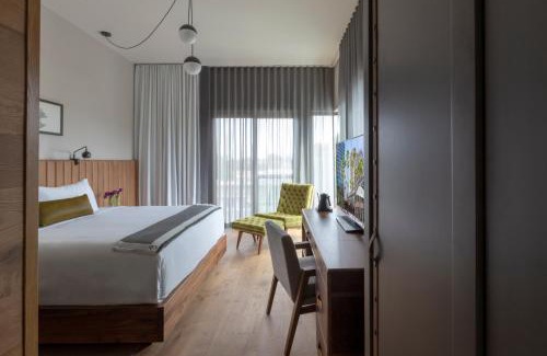 West Atherton Hotel | Park James