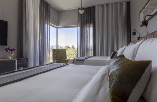 Menlo Park Hotel | Park James