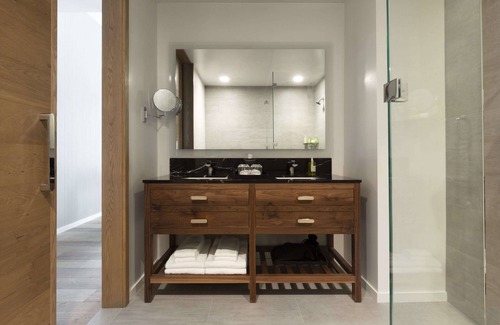 Menlo Park Hotel | Park James
