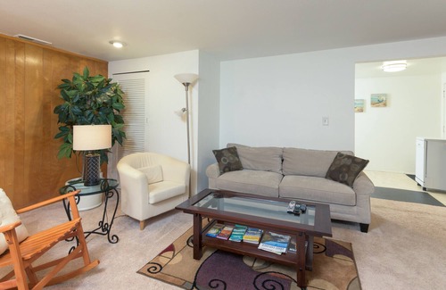 North City Apartment | Park Like Setting Newly Remodeled kitchen, 3 Bedroom Duplex