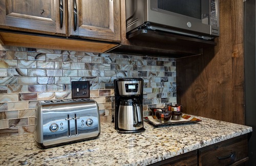 Historic District Condo | Park Place Bonanza Condo: Ski-In, Stroll To Main St