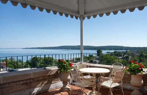 Traverse City Hotel | Park Place Hotel & Conference Center
