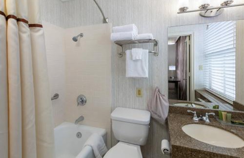 Traverse City Hotel | Park Place Hotel & Conference Center