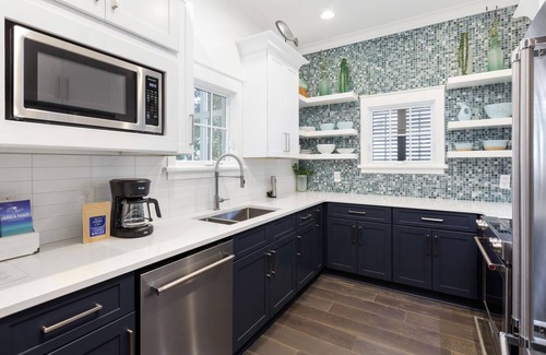 Watercolor Condo | Park Place - Park District Newly Renovated WaterColor Condo With 2 Bikes!