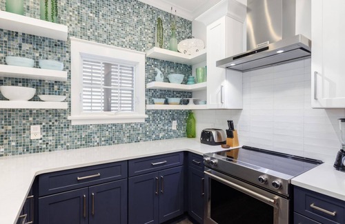 Watercolor Condo | Park Place - Park District Newly Renovated WaterColor Condo With 2 Bikes!