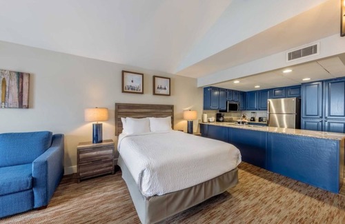 North Park City Hotel | Park Plaza Resort w Pool & Gym. Serenity and Bliss