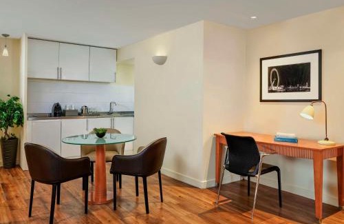 Warwick Hotel | Park Plaza Victoria London