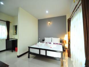 Nong Khai Hotel | Park & Pool Resort