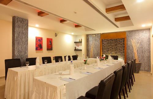 Ramanattukara Hotel | Park Residency Airport Road
