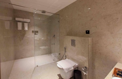 Onamthuruth Hotel | Park Residency Ayarkunnam