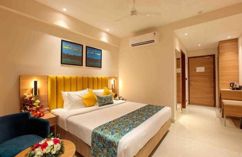 Onamthuruth Hotel | Park Residency Ayarkunnam