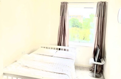 Park Royal Apartment | Park Royal Stay- Relax in a Specious Double Room With Lake Views in an Apartment