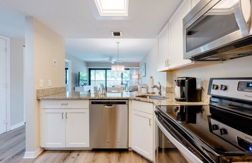Park Shore Condo | Park Shore Resort Beautiful Top floor Water view 2 bedroom 2 bath condo.