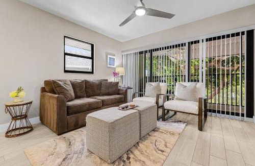 Park Shore Apartment | Park Shore Resort Top Floor 2 Bed 2 Bath Sleeps 6