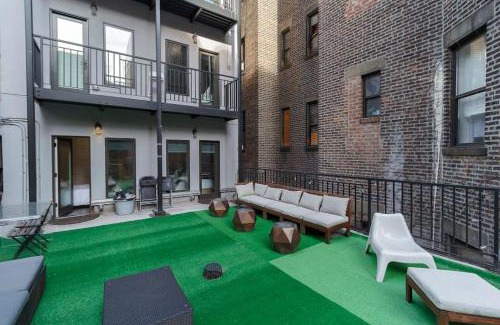 Rose Hill Apartment | Park South Central 3 Bedroom with Private Terrace