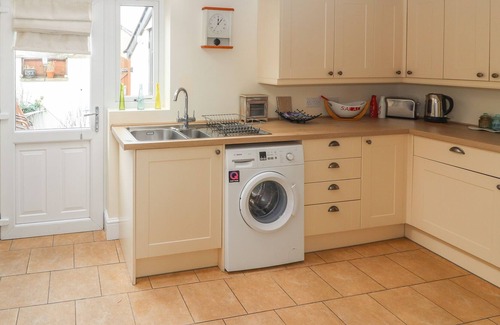 Caerwys Cottage | PARK VIEW COTTAGE, pet friendly, with open fire in Caerwys