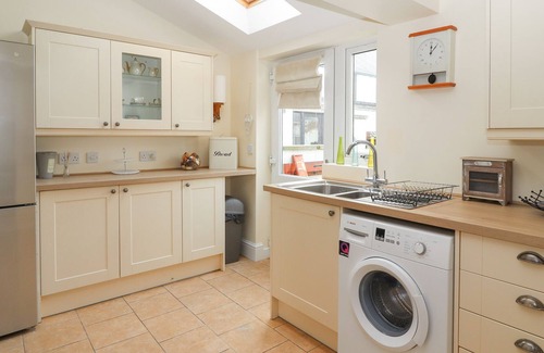 Caerwys Cottage | PARK VIEW COTTAGE, pet friendly, with open fire in Caerwys