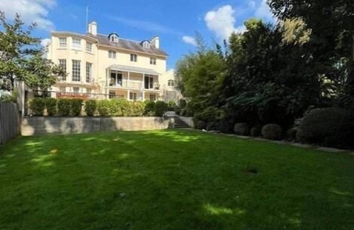 Somers Town Apartment | Park Village East Luxury Apartment