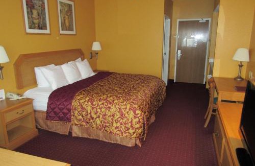 Warsaw Hotel | Parkfield Inn - Warsaw